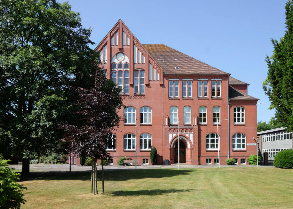 eins:eins architekten hamburg - Zweifeldsporthalle Werner-Heisenberg-Gymnasium